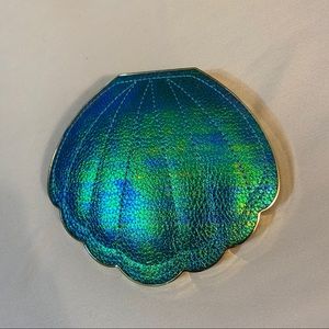 BE A MERMAID AND MAKE WAVES EYESHADOW PALETTE